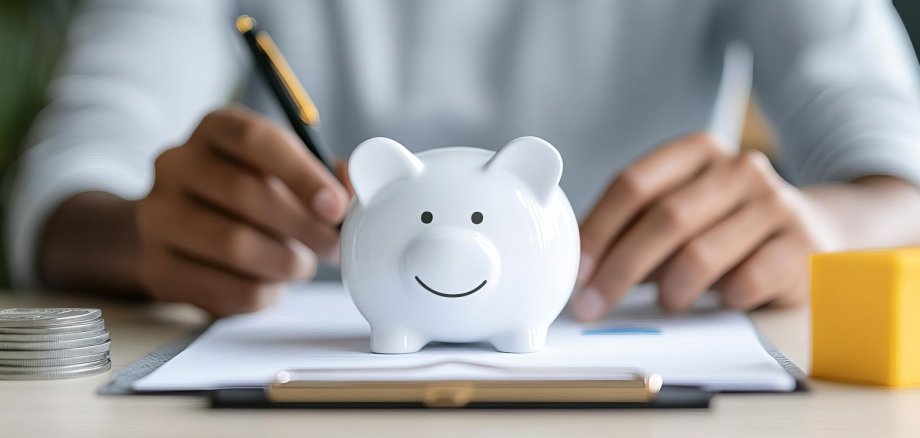 Payday plan with focus on building wealth through investing and saving, financial independence, long-term planning Payday plan with focus on building wealth through investing and saving, financial independence, long-term planning